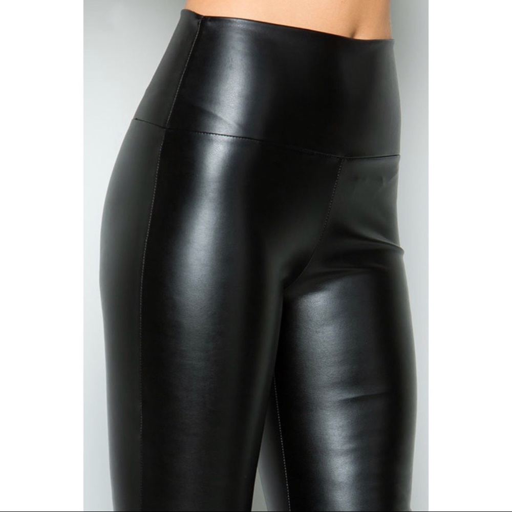 4th RESTOCK! Liquid Leggings🖤 - Picture 3 of 8
